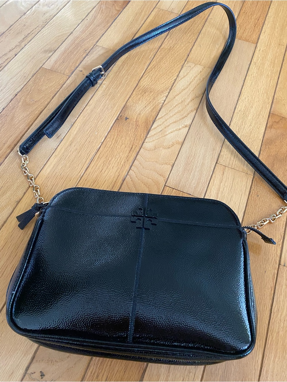 Tory Burch EUC Ivy black patent-textured Crossbody Bag